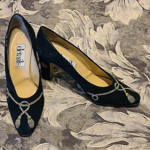 Shoes - Picture 1 of 2